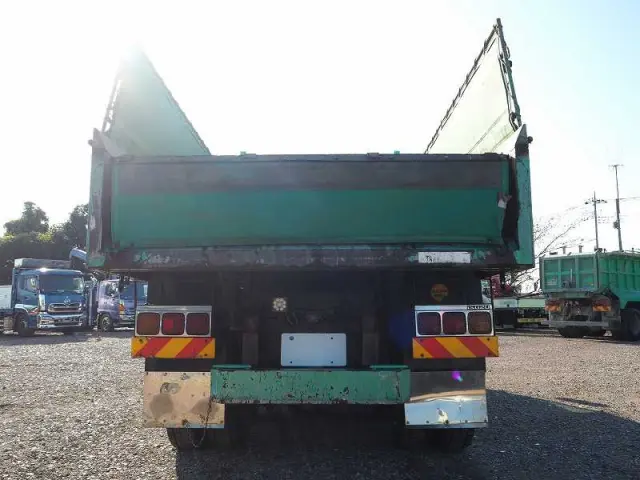 いすゞ ギガ QKG-CXZ77AT(6x4)の写真10