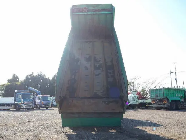 いすゞ ギガ QKG-CXZ77AT(6x4)の写真15