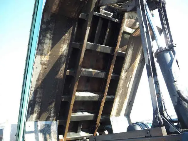 いすゞ ギガ QKG-CXZ77AT(6x4)の写真23