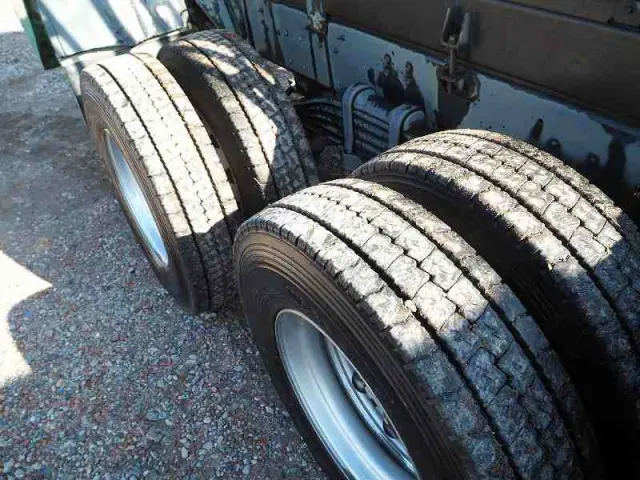 いすゞ ギガ QKG-CXZ77AT(6x4)の写真27