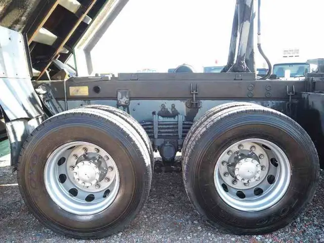 いすゞ ギガ QKG-CXZ77AT(6x4)の写真29