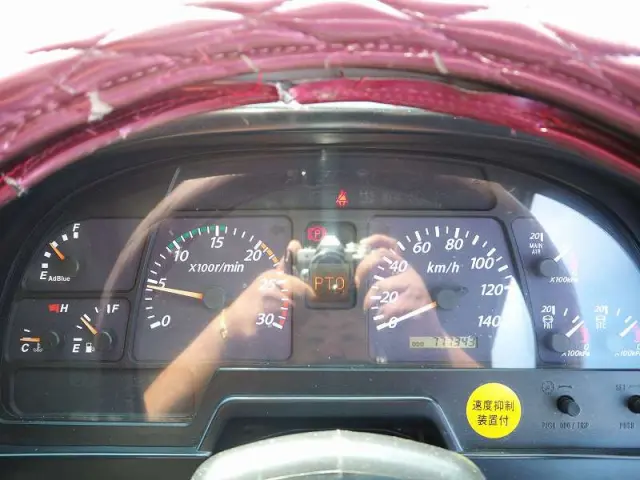 いすゞ ギガ QKG-CXZ77AT(6x4)の写真49