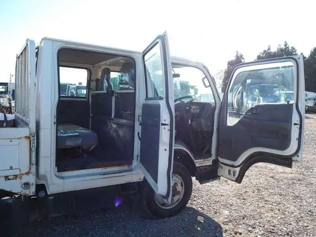 いすゞ エルフ TRG-NJS85A(4WD)の写真31