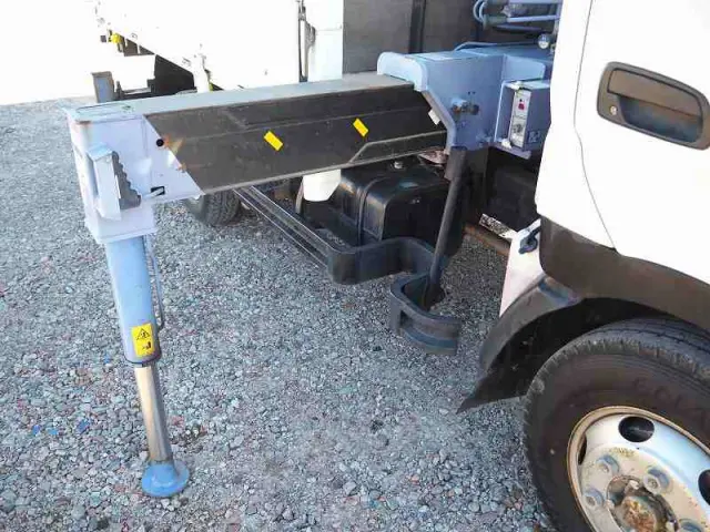 日野 デュトロ KK-XZU400M(2WD)の写真9