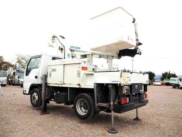 いすゞ エルフ TPG-NKS85AN(4WD)の写真3