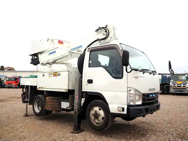 いすゞ エルフ TPG-NKS85AN(4WD)の写真7