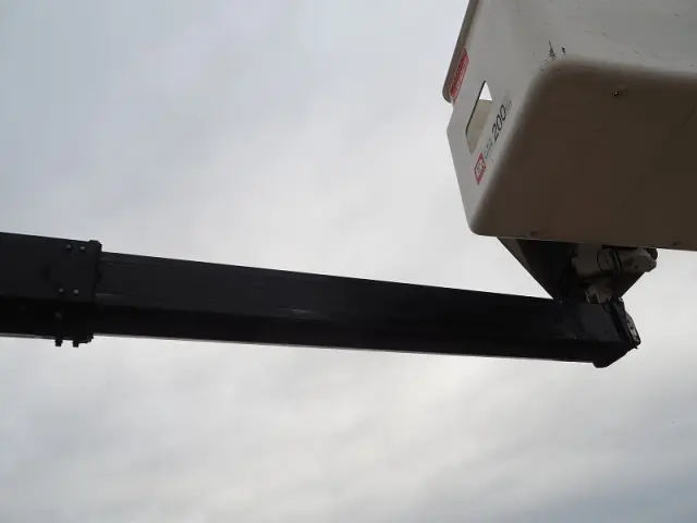 いすゞ エルフ TPG-NKS85AN(4WD)の写真13