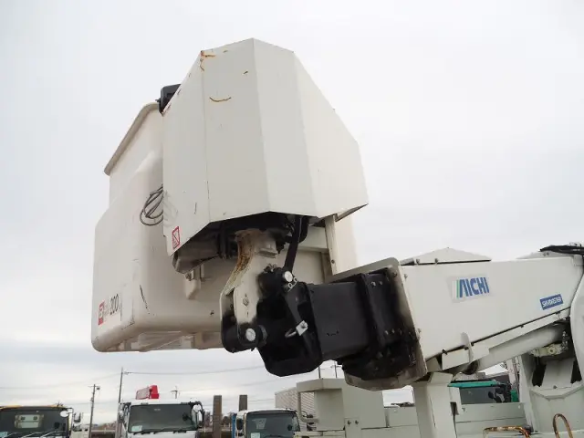 いすゞ エルフ TPG-NKS85AN(4WD)の写真22