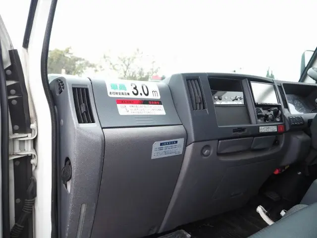 いすゞ エルフ TPG-NKS85AN(4WD)の写真44