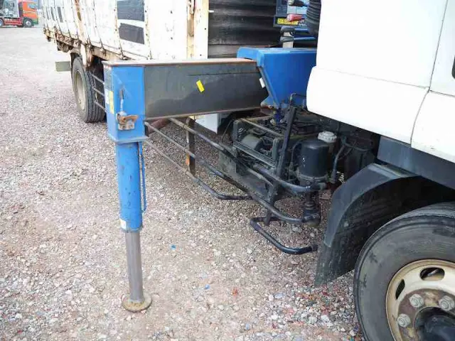 いすゞ エルフ PDG-FTR34S2(2WD)の写真9