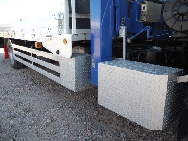 いすゞ エルフ PDG-FTR34S2(2WD)の写真29