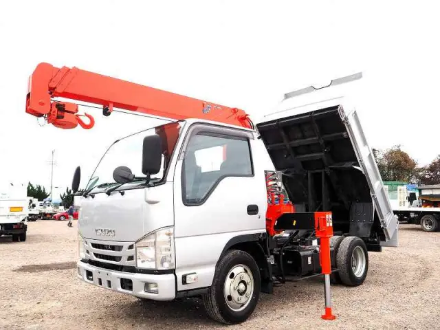 いすゞ エルフ 2RG-NKR88AD(2WD)の写真1