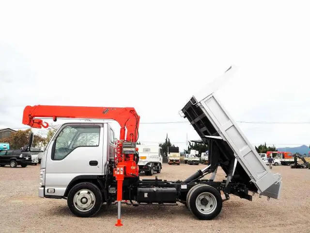 いすゞ エルフ 2RG-NKR88AD(2WD)の写真2