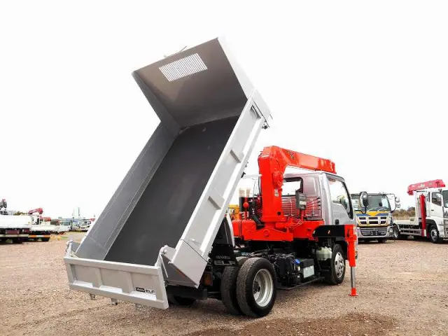 いすゞ エルフ 2RG-NKR88AD(2WD)の写真5