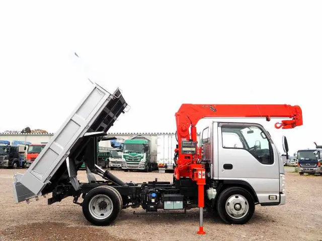 いすゞ エルフ 2RG-NKR88AD(2WD)の写真6