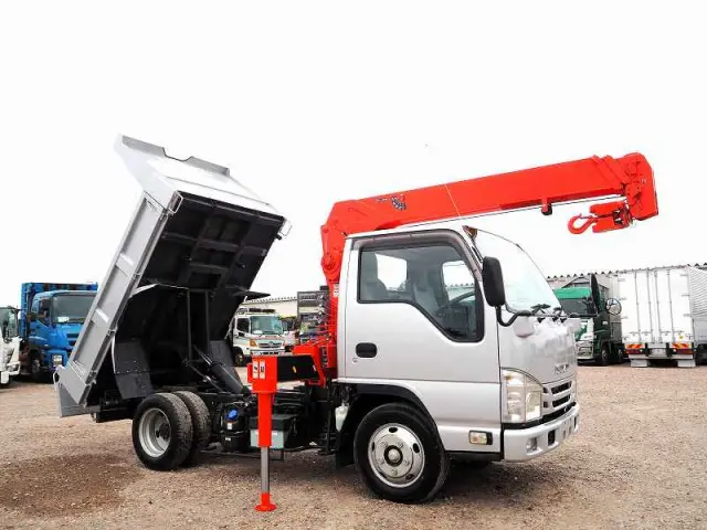 いすゞ エルフ 2RG-NKR88AD(2WD)の写真7