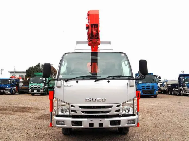 いすゞ エルフ 2RG-NKR88AD(2WD)の写真8