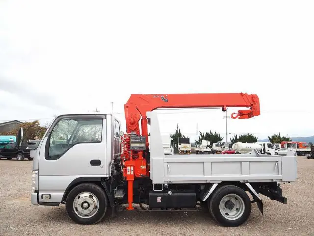 いすゞ エルフ 2RG-NKR88AD(2WD)の写真40