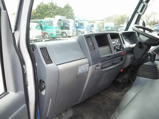 いすゞ エルフ 2RG-NKR88AD(2WD)の写真44