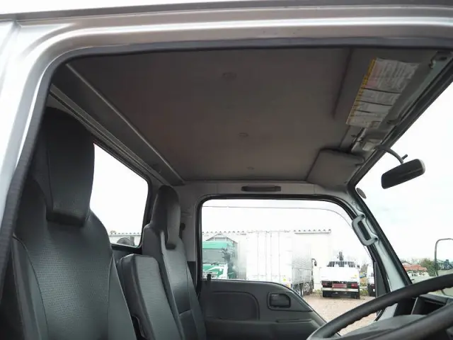 いすゞ エルフ 2RG-NKR88AD(2WD)の写真46