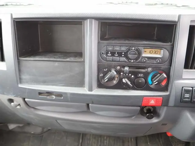 いすゞ エルフ 2RG-NKR88AD(2WD)の写真48