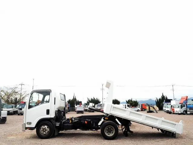 いすゞ エルフ PDG-NPR75N(2WD)の写真2