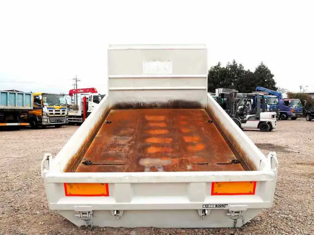 いすゞ エルフ PDG-NPR75N(2WD)の写真4