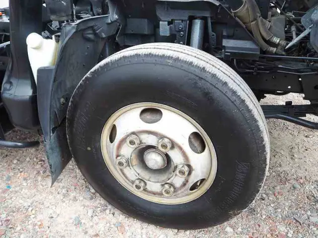 いすゞ エルフ PDG-NPR75N(2WD)の写真23