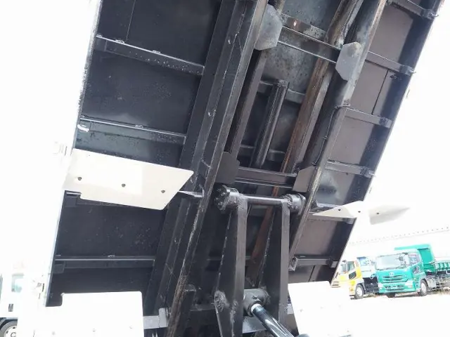 いすゞ エルフ PDG-NPR75N(2WD)の写真25