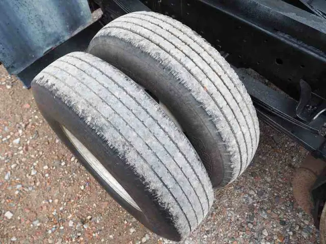 いすゞ エルフ PDG-NPR75N(2WD)の写真27