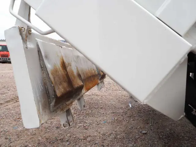 いすゞ エルフ PDG-NPR75N(2WD)の写真33