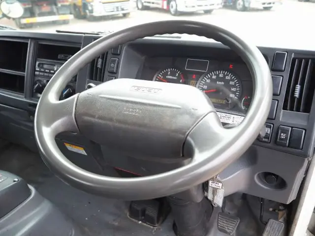 いすゞ エルフ PDG-NPR75N(2WD)の写真46