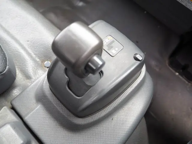 いすゞ エルフ PDG-NPR75N(2WD)の写真47