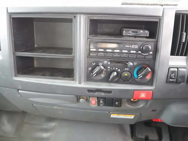 いすゞ エルフ PDG-NPR75N(2WD)の写真48