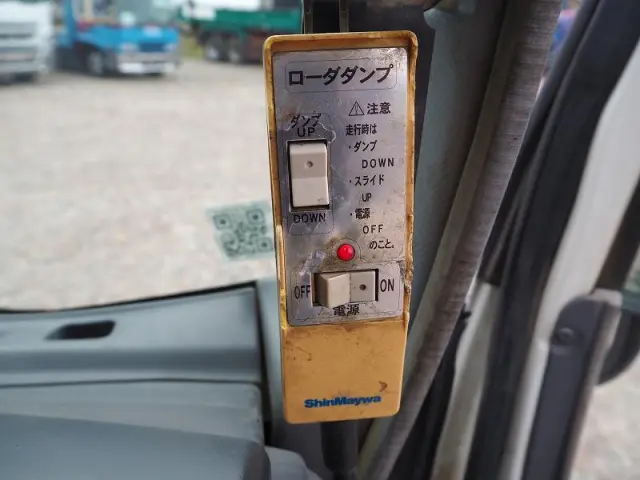 いすゞ エルフ PDG-NPR75N(2WD)の写真49