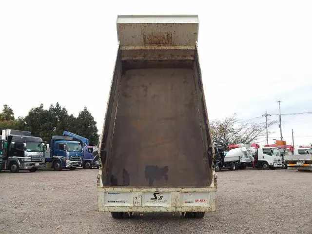 いすゞ エルフ 2PG-NKR88N(2WD)の写真10