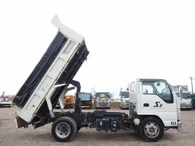 いすゞ エルフ 2PG-NKR88N(2WD)の写真11