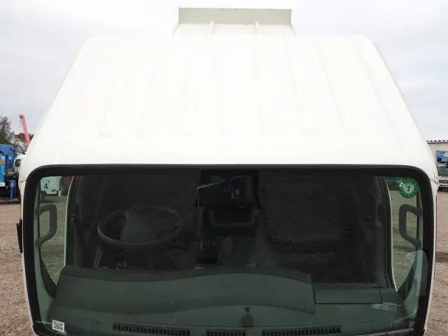 いすゞ エルフ 2PG-NKR88N(2WD)の写真13