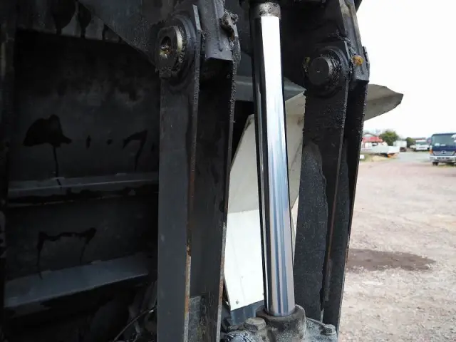 いすゞ エルフ 2PG-NKR88N(2WD)の写真21