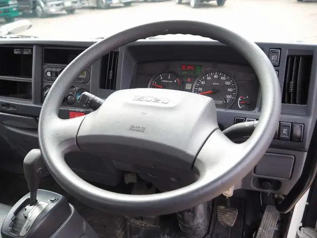 いすゞ エルフ 2PG-NKR88N(2WD)の写真46