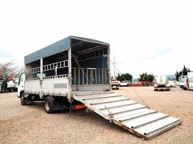 いすゞ エルフ PA-NPR81R(2WD)の写真3