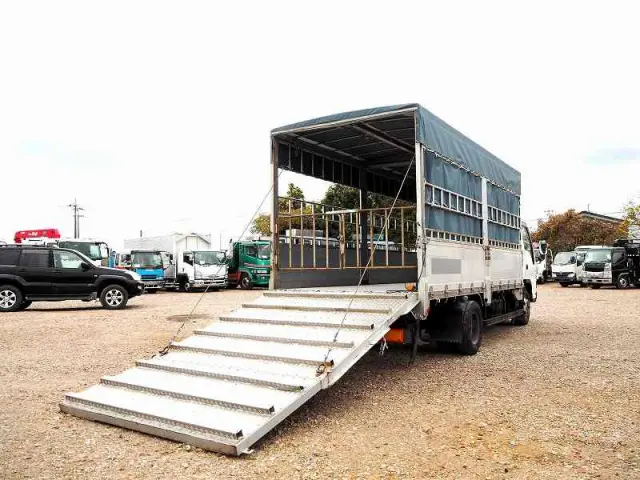 いすゞ エルフ PA-NPR81R(2WD)の写真5