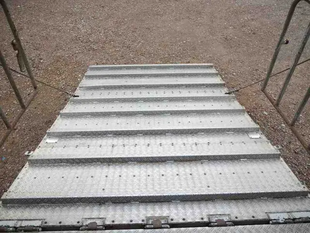 いすゞ エルフ PA-NPR81R(2WD)の写真31