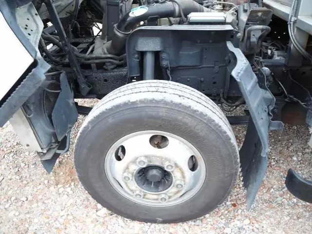 いすゞ エルフ PA-NPR81R(2WD)の写真38