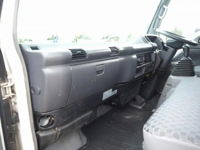 いすゞ エルフ PA-NPR81R(2WD)の写真41