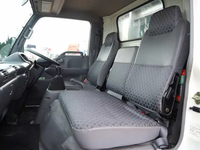 いすゞ エルフ PA-NPR81R(2WD)の写真43