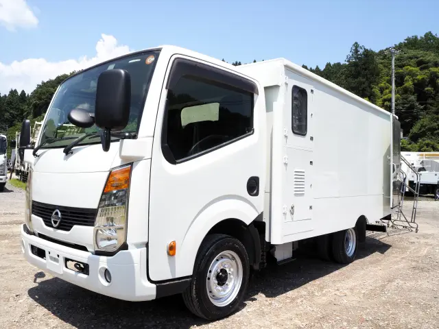 日産 アトラス TKG-SZ2F24(2WD)の写真1