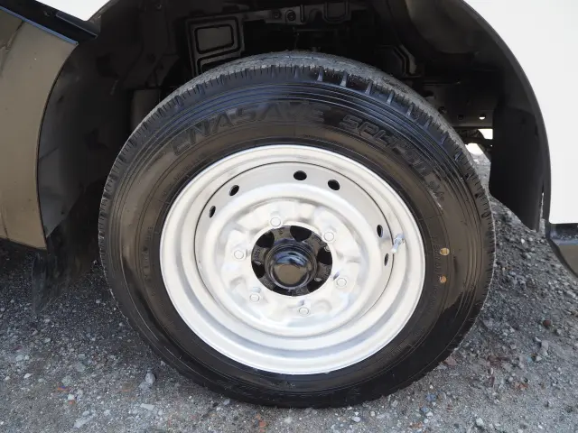 日産 アトラス TKG-SZ2F24(2WD)の写真9