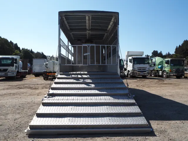 いすゞ エルフ SKG-NPR85YN(2WD)の写真4