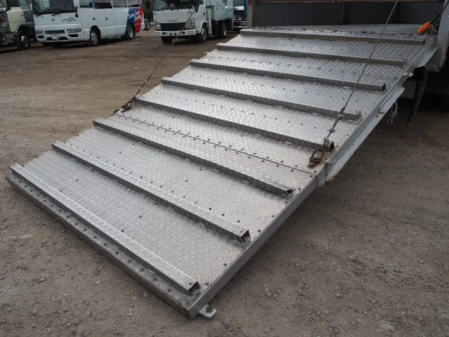 いすゞ エルフ SKG-NPR85YN(2WD)の写真19